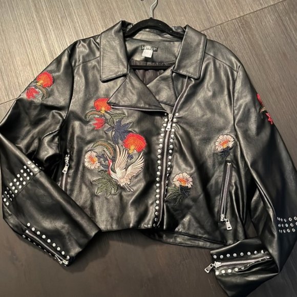 VENUS Jackets & Blazers - Venus Women's Leather Jacket